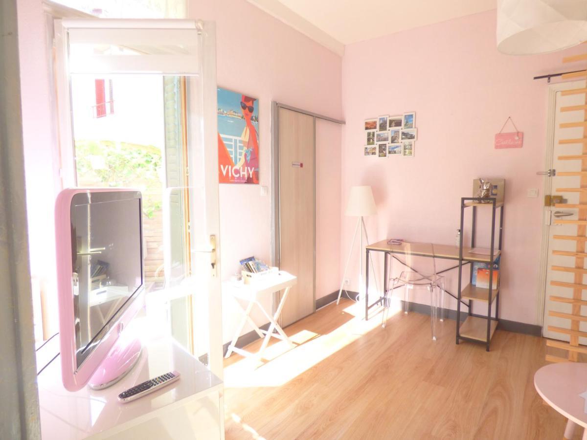 Ferienwohnung Les Cocons De Stephanie Vichy Exterior foto